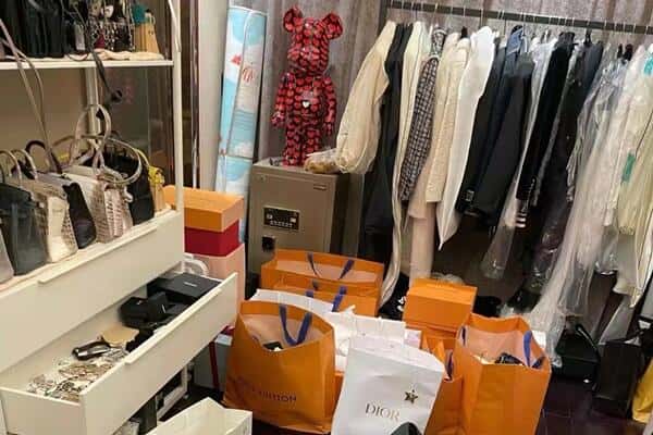 元宝区回收一线品牌衣服